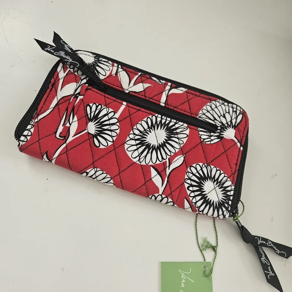 NWT Vera Bradley Deco Daisy Zip-Around Wallet in Red and Black